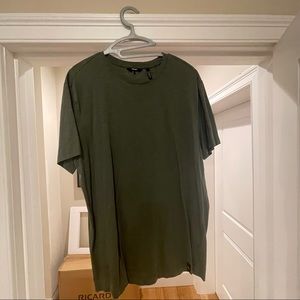 DKNY Men’s Tee Shirt - MEDIUM